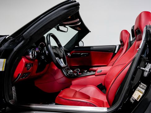 Used 2012 Mercedes-Benz SLS AMG Roadster image 17