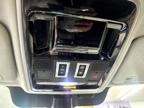 Used 2015 Land Rover Range Rover Autobiography image 30