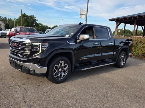 Used 2022 GMC Sierra 1500 SLT w/ SLT Premium Plus Package AWD/4WD image 3