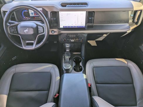 Used 2023 Ford Bronco Wildtrak AWD/4WD image 16