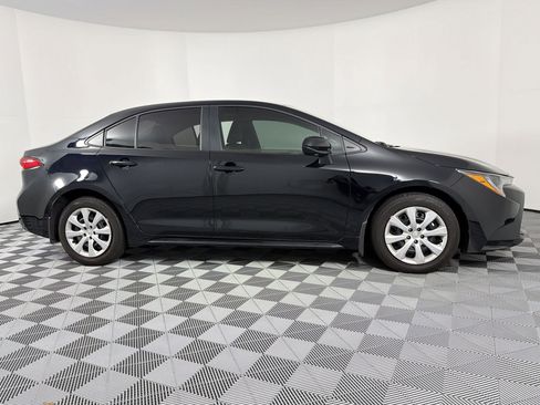 Used 2025 Toyota Corolla LE image 11