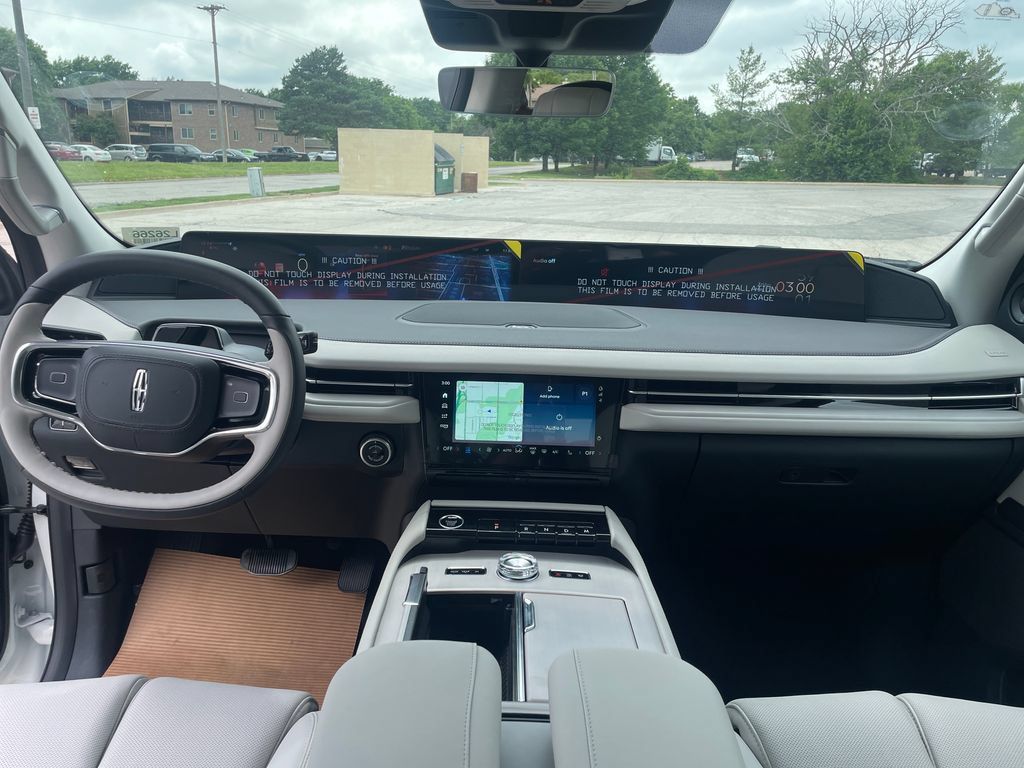 New 2026 Lincoln Navigator Premiere AWD/4WD image 12