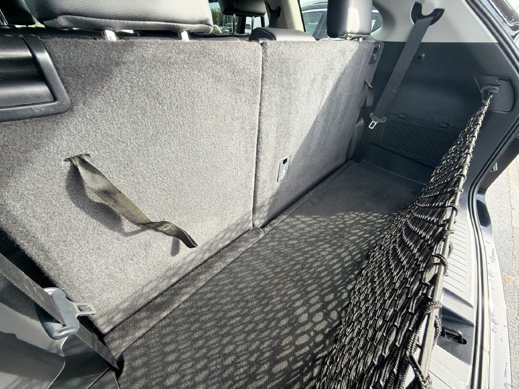 Used 2024 Toyota Highlander XLE FWD image 33