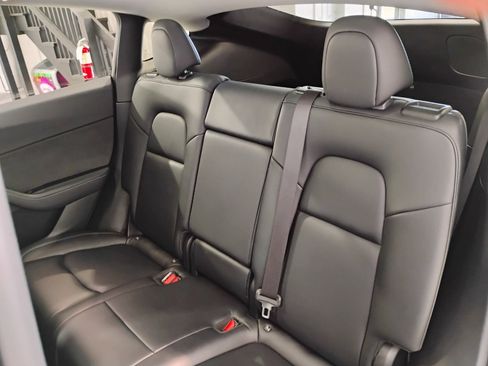 Used 2021 Tesla Model Y 2WD image 90