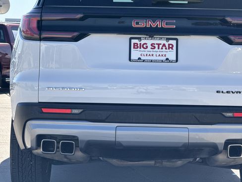 Used 2024 GMC Acadia Elevation image 12