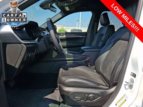 Used 2026 Jeep Grand Cherokee Altitude AWD/4WD image 13