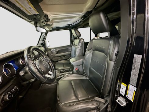 Used 2020 Jeep Wrangler Unlimited Sahara AWD/4WD image 13