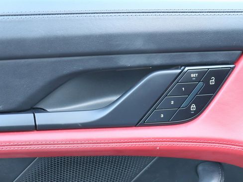 Used 2023 Porsche Taycan image 25