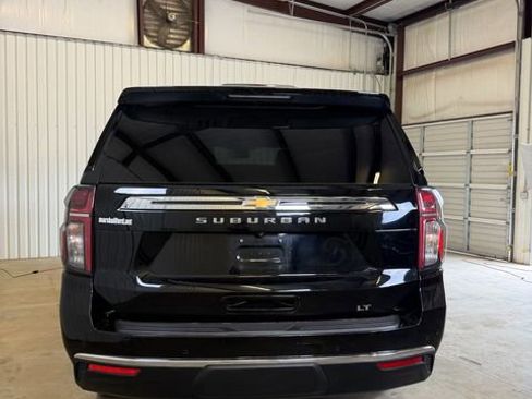 Used 2023 Chevrolet Suburban LT w/ Luxury Package AWD/4WD image 5