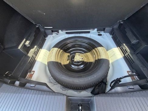 Used 2024 Nissan Rogue S FWD image 19