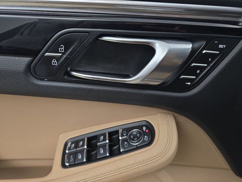 Used 2020 Porsche Macan S w/ Premium Package Plus AWD/4WD image 24