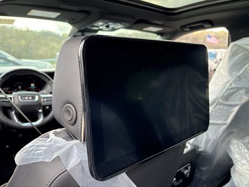 New 2026 GMC Yukon Elevation w/ Elevation Premium Package AWD/4WD image 6