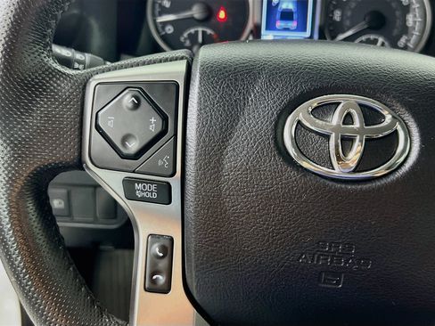 Used 2021 Toyota Tacoma SR5 RWD image 18