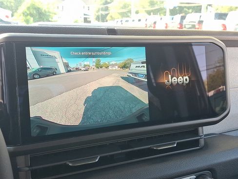 New 2025 Jeep Gladiator Sport image 16