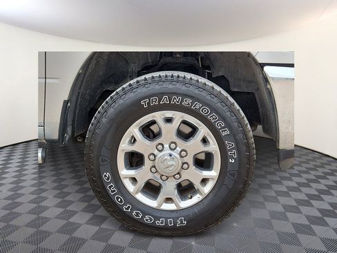 Used 2013 RAM 2500 Tradesman w/ Chrome Appearance Group AWD/4WD image 6