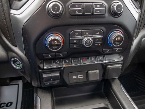 Used 2019 Chevrolet Silverado 1500 RST image 18