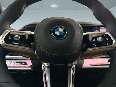 Used 2026 BMW i7 xDrive60 AWD/4WD image 14