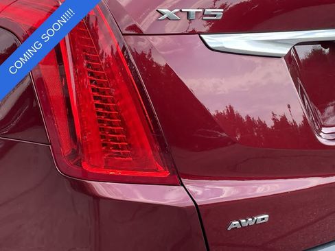Used 2017 Cadillac XT5 Luxury w/ Driver Awareness Package AWD/4WD image 39