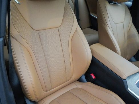 Used 2025 BMW 330i Sedan RWD image 14
