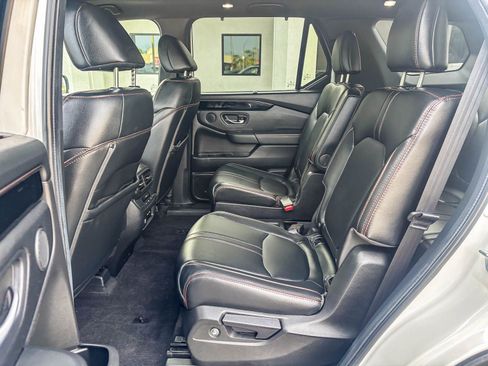Used 2024 Honda Pilot TrailSport image 21