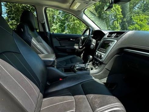 Used 2017 GMC Acadia Limited SLT AWD/4WD image 23