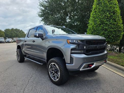Used 2019 Chevrolet Silverado 1500 High Country w/ Technology Package image 9