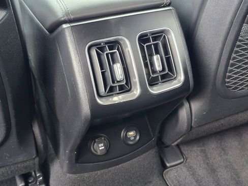 Used 2023 Kia Sorento EX image 19