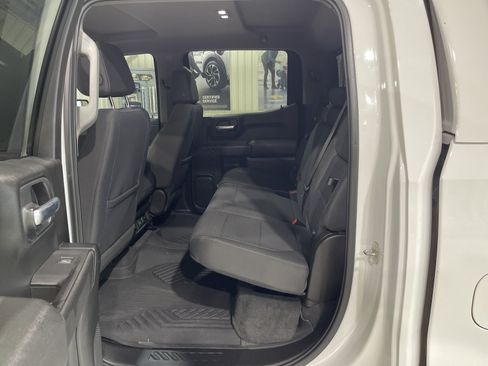 Used 2020 Chevrolet Silverado 1500 LT w/ Convenience Package AWD/4WD image 12