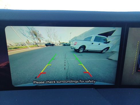 Used 2024 Lincoln Nautilus Reserve image 10