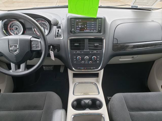 Used 2016 Dodge Grand Caravan SXT FWD image 14