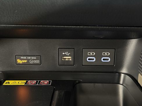 New 2026 Toyota Camry SE w/ Convenience Package FWD image 3