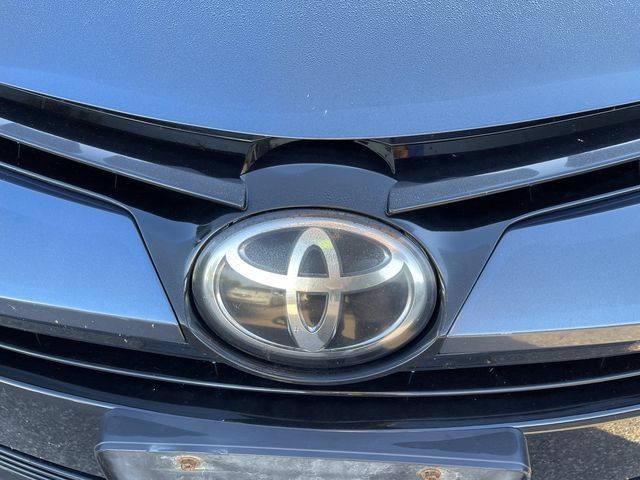 Used 2017 Toyota Corolla LE w/ LE Premium Package w/Moonroof FWD image 3