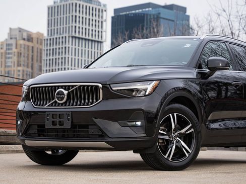 Certified 2023 Volvo XC40 B5 Plus w/ Driver Assist Package image 2