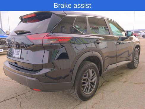 Used 2024 Nissan Rogue S image 8
