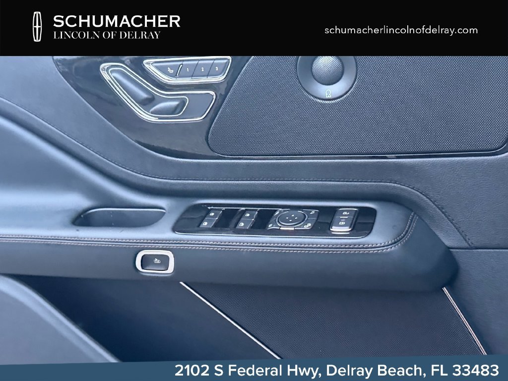 New 2026 Lincoln Aviator AWD image 22