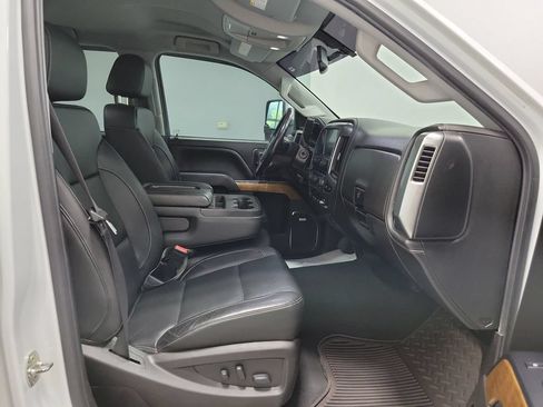 Used 2019 Chevrolet Silverado 2500 LTZ w/ Duramax Plus Package AWD/4WD image 17