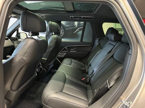 New 2025 Land Rover Range Rover SE image 11