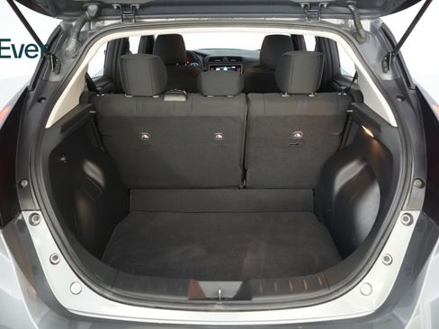 Used 2025 Nissan Leaf S FWD image 8