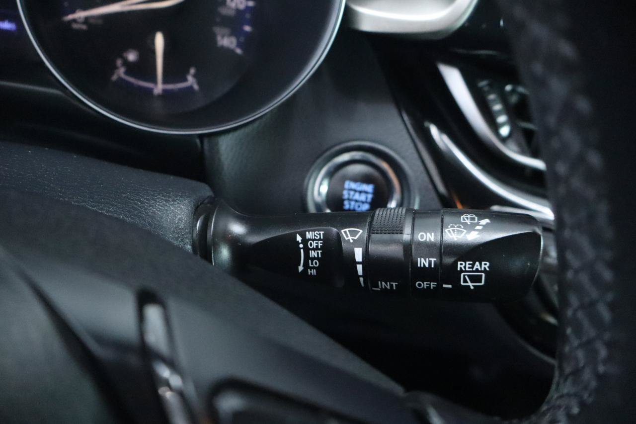Used 2019 Toyota C-HR XLE FWD image 23