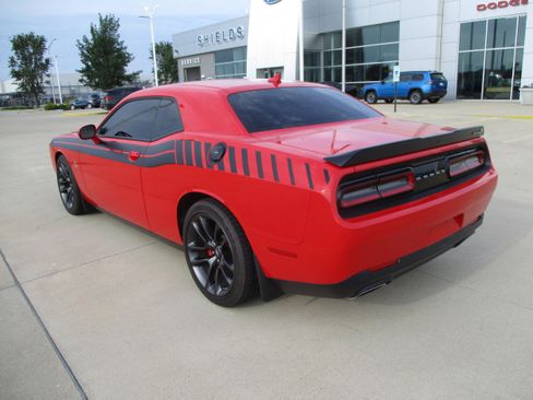 Used 2021 Dodge Challenger R/T Scat Pack RWD image 4
