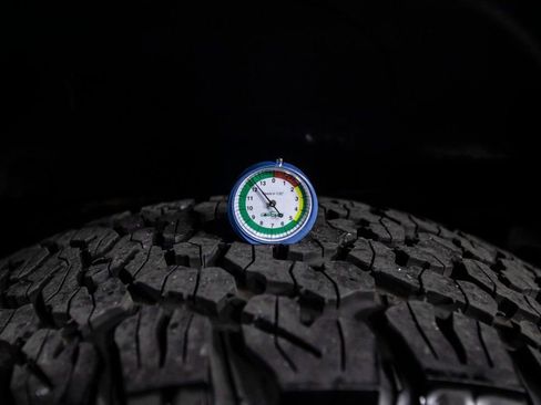 Used 2017 Jeep Wrangler Unlimited Sahara image 35