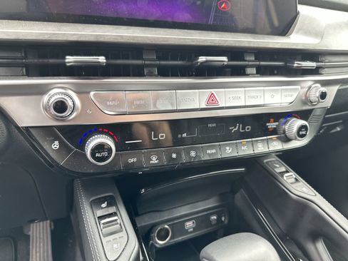 Used 2025 Kia Telluride EX X-Line AWD/4WD image 16