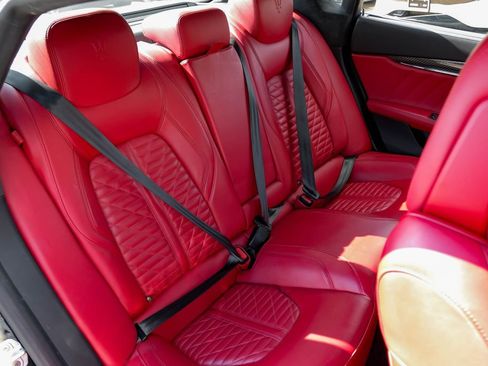 Used 2022 Maserati Quattroporte Trofeo RWD image 39
