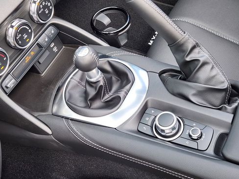 New 2026 MAZDA MX-5 Miata RF Grand Touring RWD image 15