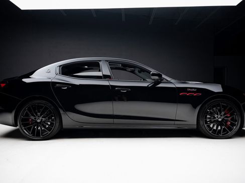 Used 2021 Maserati Ghibli Trofeo image 39