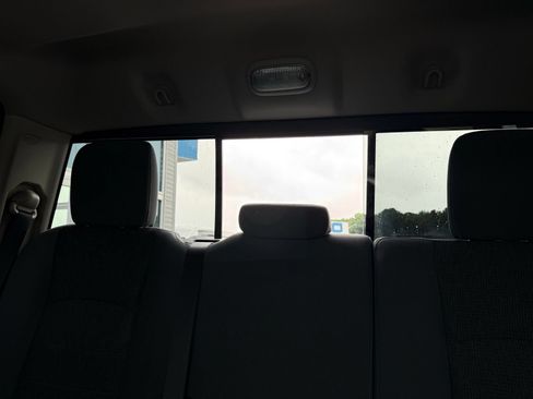 Used 2018 RAM 1500 SLT AWD/4WD image 43