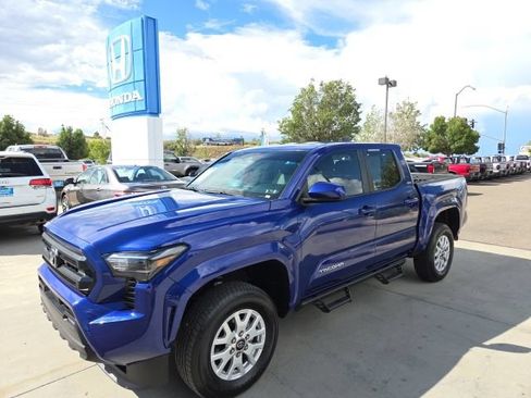 Used 2025 Toyota Tacoma SR5 AWD/4WD image 1