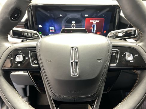 New 2025 Lincoln Aviator Reserve image 11