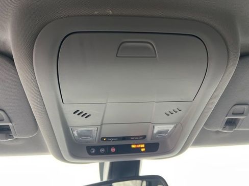 Used 2018 GMC Terrain SLE image 23