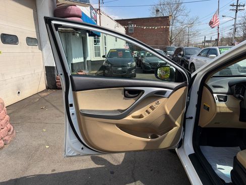 Used 2013 Hyundai Elantra GLS w/ Preferred Pkg image 25